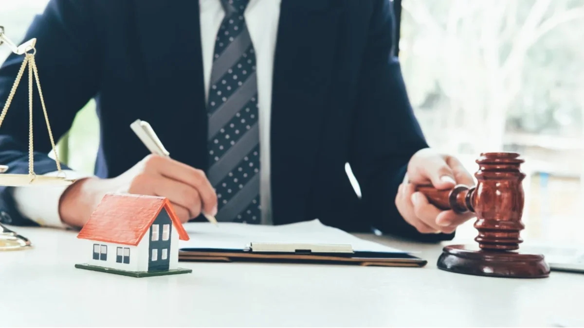 Lelang Sukarela: Pengertian, Proses, Dasar Hukum, dan Keuntungannya